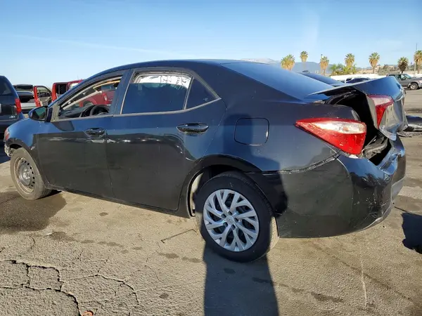 5YFBURHE0JP855502 2018 TOYOTA COROLLA - Image 2