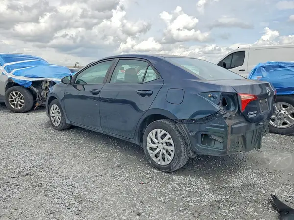 5YFBURHE0JP855693 2018 TOYOTA COROLLA - Image 2