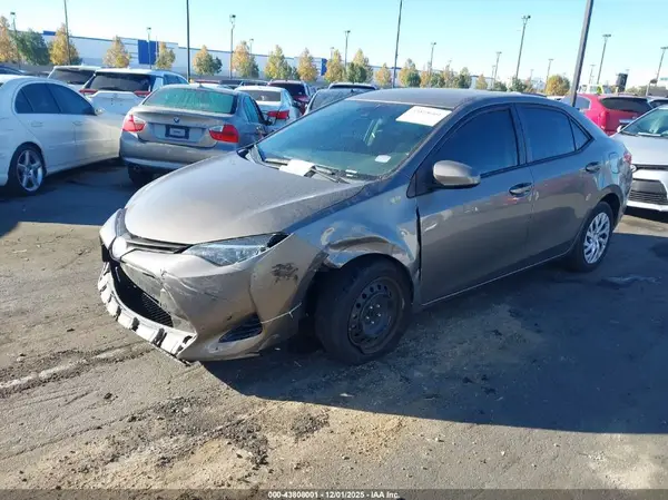 5YFBURHE0KP861771 2019 TOYOTA COROLLA - Image 2