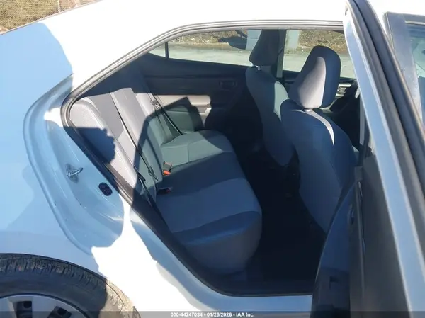 5YFBURHE0KP864329 2019 TOYOTA COROLLA - Image 8