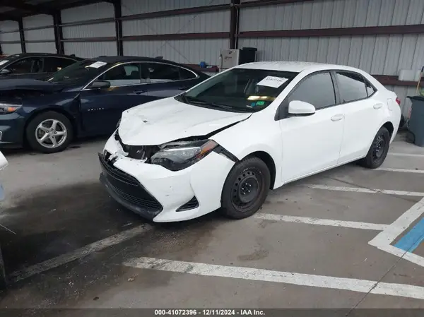 5YFBURHE0KP866968 2019 TOYOTA COROLLA - Image 2