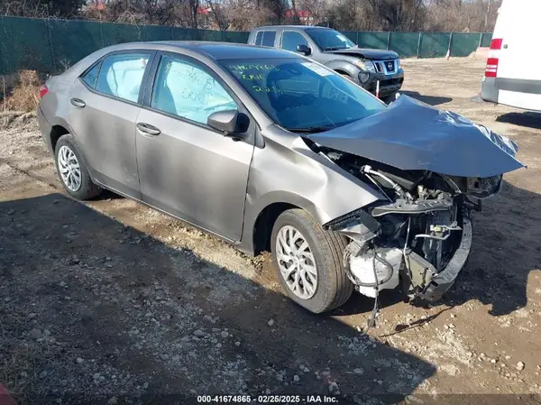 5YFBURHE0KP875590 2019 TOYOTA COROLLA - Image 1