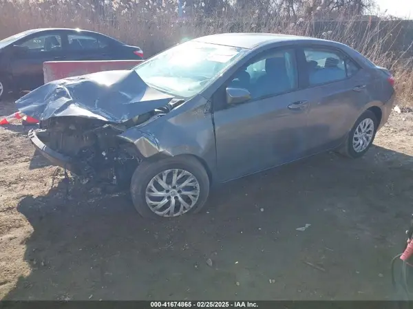 5YFBURHE0KP875590 2019 TOYOTA COROLLA - Image 2