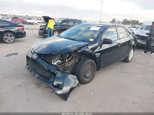 5YFBURHE0KP877744 2019 TOYOTA COROLLA - Image 2