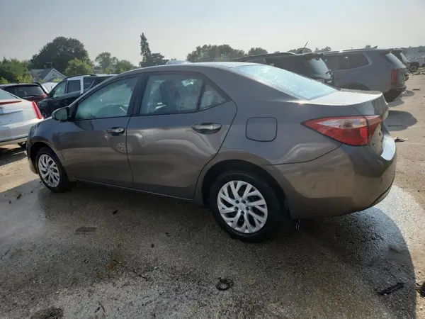 5YFBURHE0KP886038 2019 TOYOTA COROLLA - Image 2