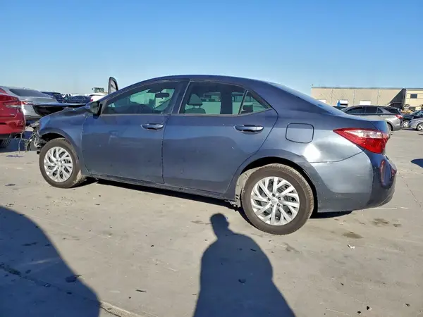 5YFBURHE0KP887657 2019 TOYOTA COROLLA - Image 2