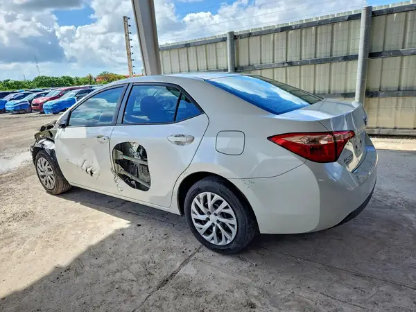 5YFBURHE0KP887884 2019 TOYOTA COROLLA - Image 2