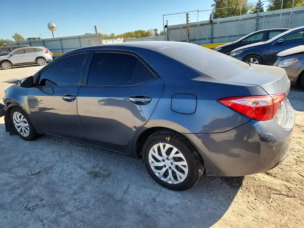 5YFBURHE0KP891112 2019 TOYOTA COROLLA - Image 2