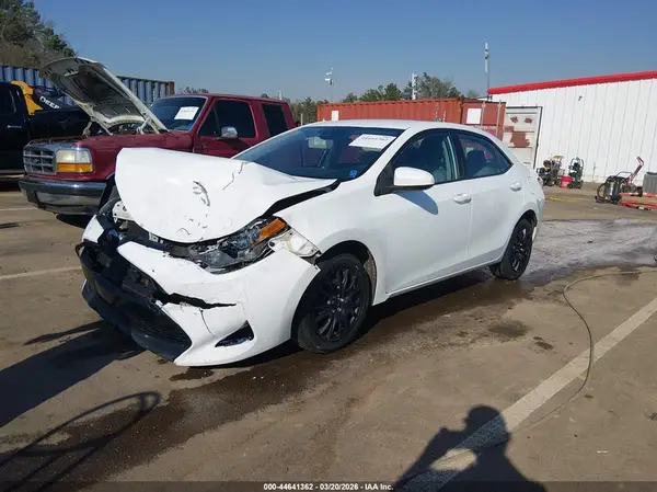 5YFBURHE0KP893152 2019 TOYOTA COROLLA - Image 2