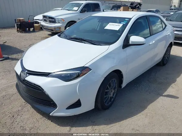 5YFBURHE0KP893619 2019 TOYOTA COROLLA - Image 2