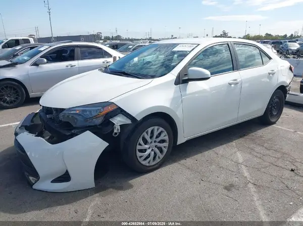 5YFBURHE0KP898688 2019 TOYOTA COROLLA - Image 2