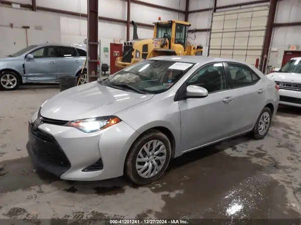 5YFBURHE0KP899744 2019 TOYOTA COROLLA - Image 2