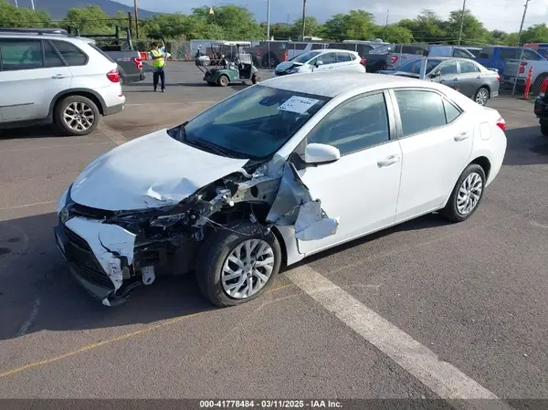 5YFBURHE0KP902271 2019 TOYOTA COROLLA - Image 2