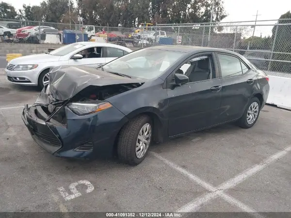 5YFBURHE0KP904795 2019 TOYOTA COROLLA - Image 2