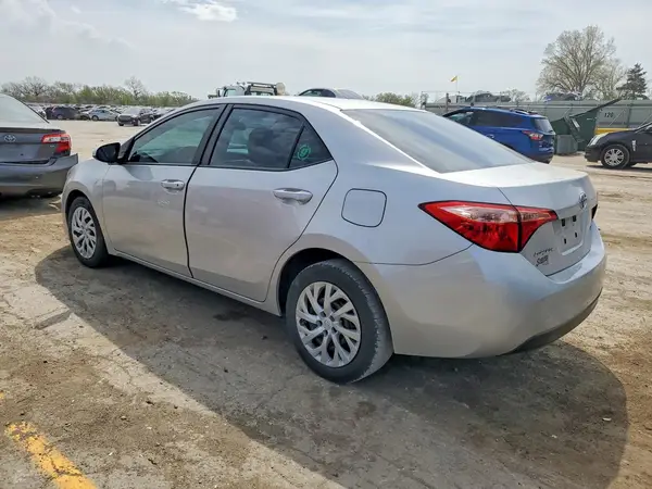 5YFBURHE0KP904893 2019 TOYOTA COROLLA - Image 2