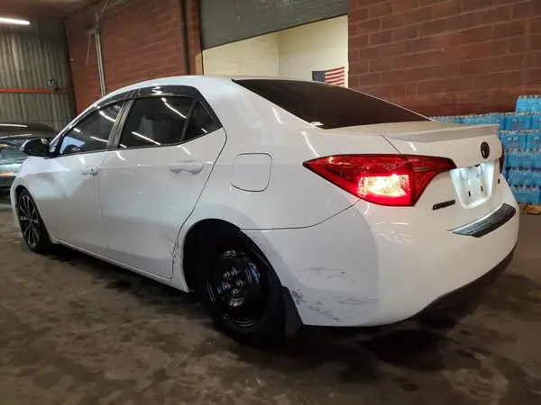 5YFBURHE0KP906000 2019 TOYOTA COROLLA - Image 2