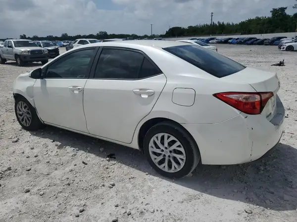 5YFBURHE0KP914887 2019 TOYOTA COROLLA - Image 2