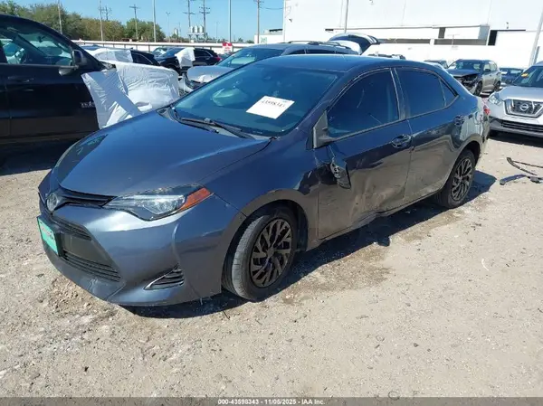 5YFBURHE0KP920690 2019 TOYOTA COROLLA - Image 2