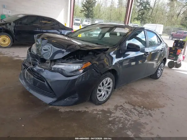 5YFBURHE0KP931642 2019 TOYOTA COROLLA - Image 2