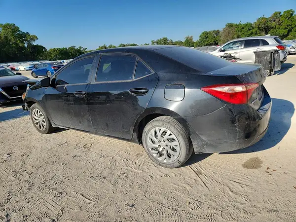 5YFBURHE0KP933049 2019 TOYOTA COROLLA - Image 2