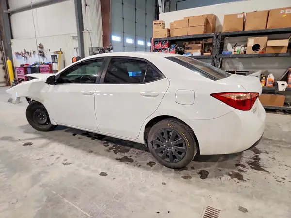 5YFBURHE0KP933911 2019 TOYOTA COROLLA - Image 2