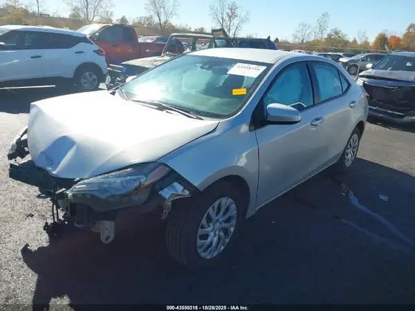 5YFBURHE0KP937795 2019 TOYOTA COROLLA - Image 2