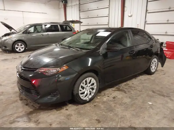5YFBURHE0KP939529 2019 TOYOTA COROLLA - Image 2