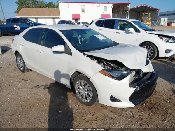 5YFBURHE0KP940096 2019 TOYOTA COROLLA - Image 1
