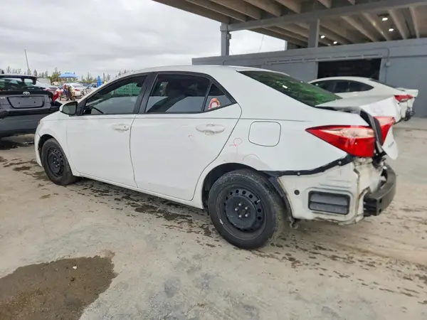 5YFBURHE0KP941779 2019 TOYOTA COROLLA - Image 2