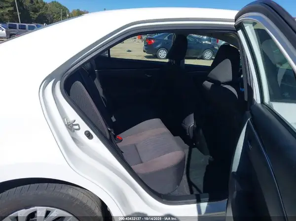 5YFBURHE0KP947386 2019 TOYOTA COROLLA - Image 8