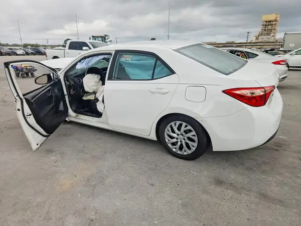 5YFBURHE0KP949610 2019 TOYOTA COROLLA - Image 2