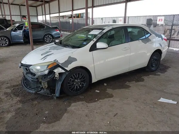 5YFBURHE1GP368611 2016 TOYOTA COROLLA - Image 2