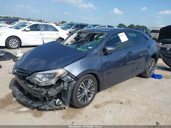 5YFBURHE1GP369385 2016 TOYOTA COROLLA - Image 2