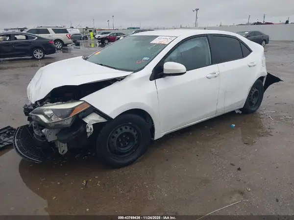 5YFBURHE1GP377163 2016 TOYOTA COROLLA - Image 2