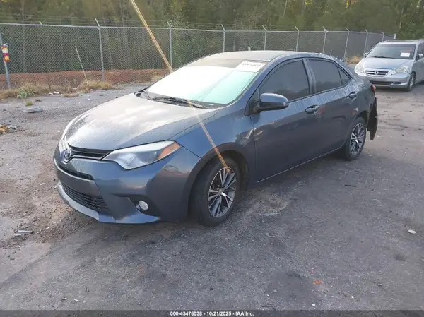 5YFBURHE1GP380578 2016 TOYOTA COROLLA - Image 2