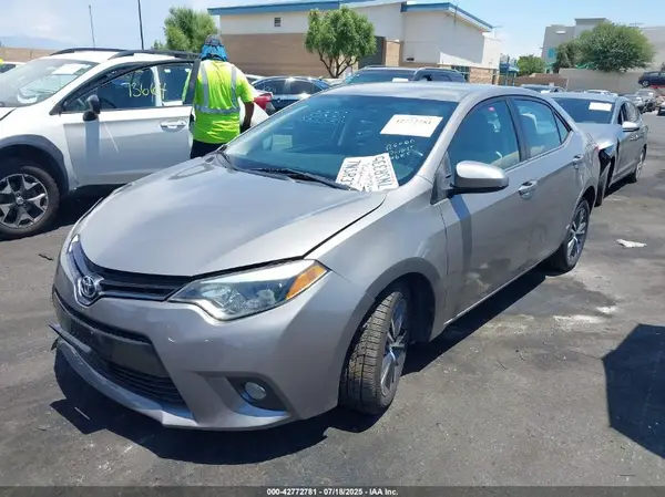 5YFBURHE1GP387613 2016 TOYOTA COROLLA - Image 2
