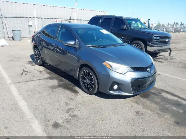5YFBURHE1GP392004 2016 TOYOTA COROLLA - Image 1
