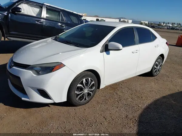 5YFBURHE1GP399082 2016 TOYOTA COROLLA - Image 2