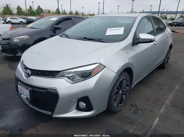 5YFBURHE1GP403244 2016 TOYOTA COROLLA - Image 2