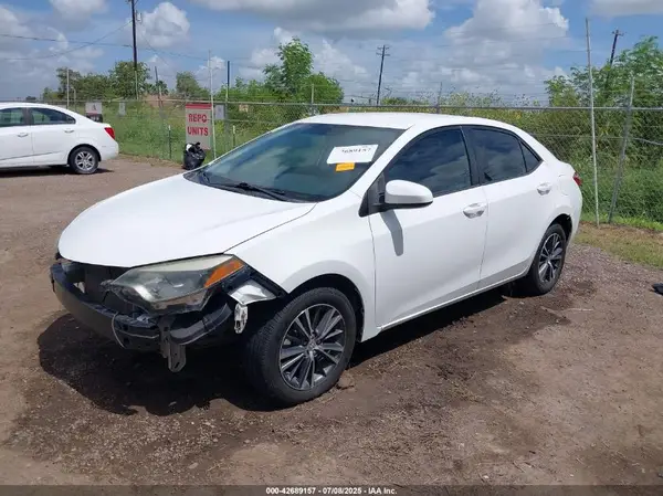 5YFBURHE1GP418441 2016 TOYOTA COROLLA - Image 2