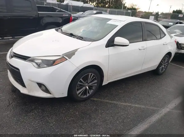 5YFBURHE1GP418455 2016 TOYOTA COROLLA - Image 2