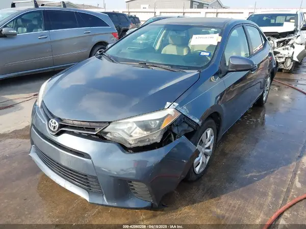 5YFBURHE1GP429410 2016 TOYOTA COROLLA - Image 2