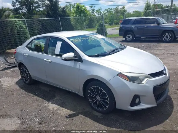 5YFBURHE1GP431481 2016 TOYOTA COROLLA - Image 1