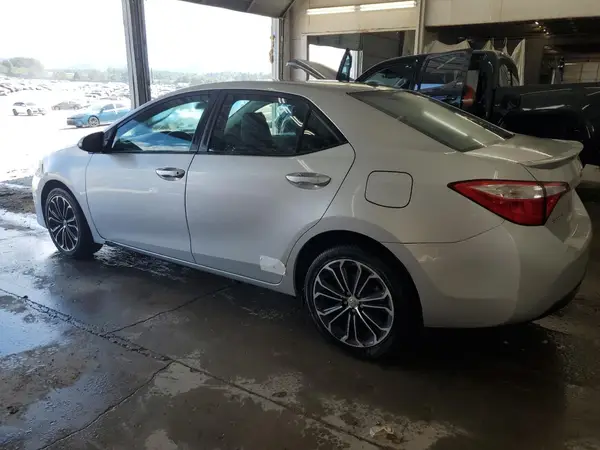 5YFBURHE1GP436700 2016 TOYOTA COROLLA - Image 2
