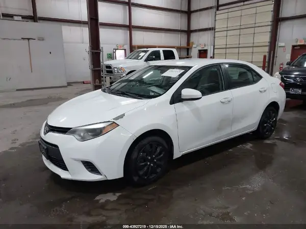 5YFBURHE1GP444988 2016 TOYOTA COROLLA - Image 2