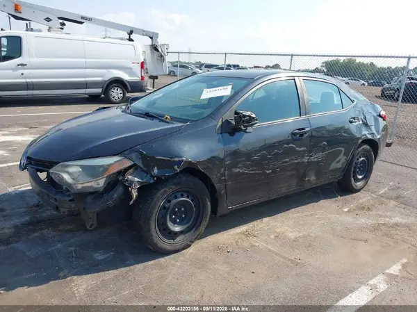 5YFBURHE1GP445882 2016 TOYOTA COROLLA - Image 2