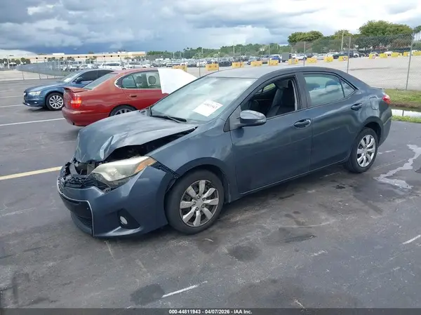 5YFBURHE1GP449995 2016 TOYOTA COROLLA - Image 2