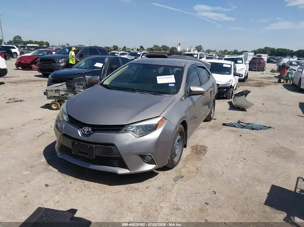 5YFBURHE1GP456381 2016 TOYOTA COROLLA - Image 2