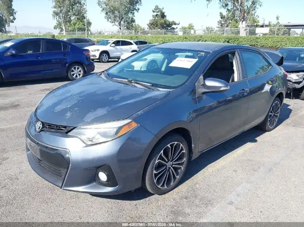 5YFBURHE1GP461953 2016 TOYOTA COROLLA - Image 2