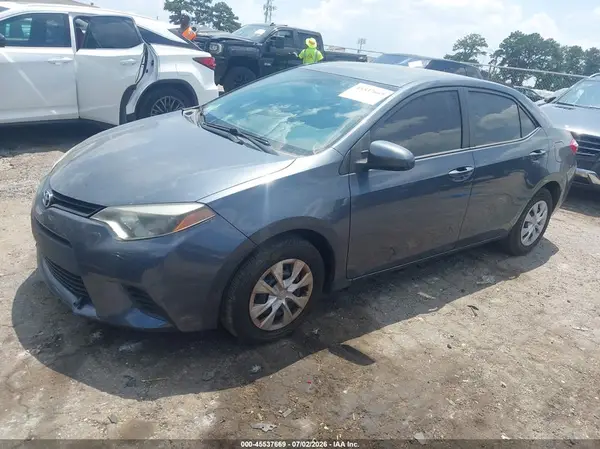 5YFBURHE1GP470443 2016 TOYOTA COROLLA - Image 2